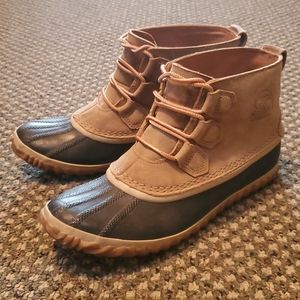 Sorel Out N About Leather Duck Boot